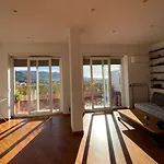 Slow Light Apartment *